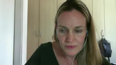 Snapshot of crazyanny chatting on January 21, 3:43 pm Anny online show from January 21, 3:43 pm