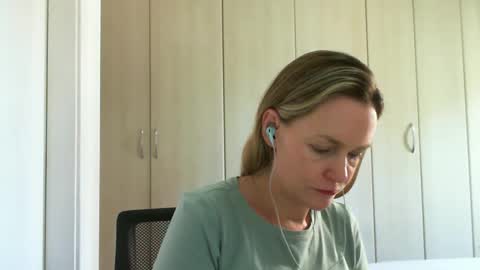 Snapshot of crazyanny chatting on February 17, 10:51 am Anny online show from February 17, 10:51 am