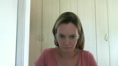 Snapshot of crazyanny chatting on February 11, 2:57 pm Anny online show from February 11, 2:57 pm