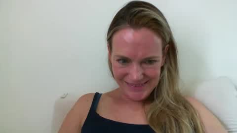 Snapshot of crazyanny chatting on March 3, 6:20 pm Anny online show from March 3, 6:20 pm
