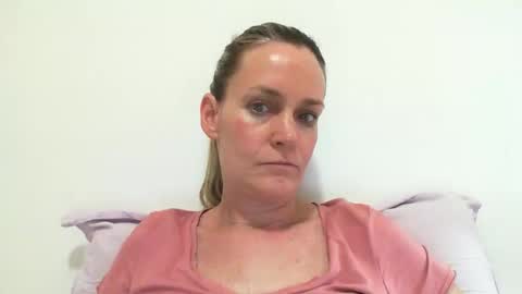 Snapshot of crazyanny chatting on February 13, 9:39 pm Anny online show from February 13, 9:39 pm