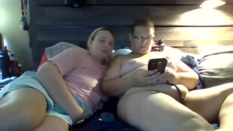 Snapshot of creamymadona chatting on September 23, 4:38 pm Heather online show from September 23, 4:38 pm