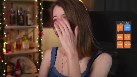 Quinn de la Creme online show from December 19, 7:06 pm