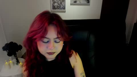 Snapshot of crimson_tati chatting on October 22, 4:06 am Tatiana online show from October 22, 4:06 am