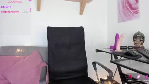 Snapshot of cristina_fernando chatting on February 20, 8:58 pm soycriss online show from February 20, 8:58 pm