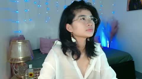 Snapshot of cruella_summer601 chatting on October 3, 9:58 am Im CruellaDont forget to follow me online show from October 3, 9:58 am