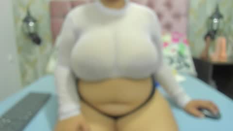 crystal_butterfly1 online show from November 29, 12:09 pm