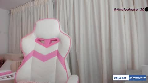 angie  online show from November 24, 3:41 am