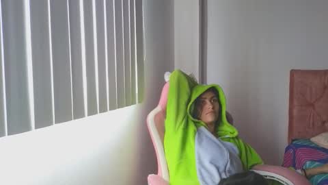 Snapshot of crystal_starx chatting on October 16, 4:20 pm Crystal Blaze online show from October 16, 4:20 pm