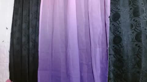 Snapshot of crystal_starx chatting on February 12, 10:35 am Crystal Blaze online show from February 12, 10:35 am
