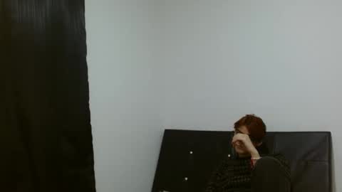 Snapshot of crystal_starx chatting on February 24, 12:05 am Crystal Blaze online show from February 24, 12:05 am