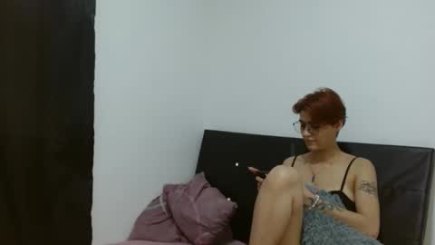 Snapshot of crystal_starx chatting on February 22, 8:15 pm Crystal Blaze online show from February 22, 8:15 pm