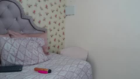 Milf Latina online show from April 4, 1:32 pm