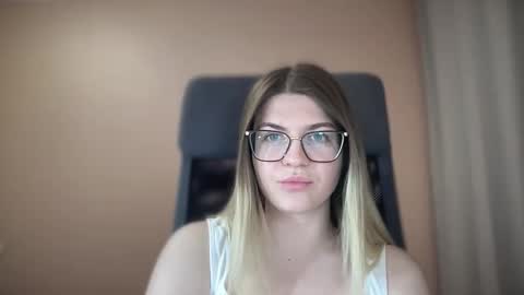 crystalblush01 online show from March 6, 6:36 pm