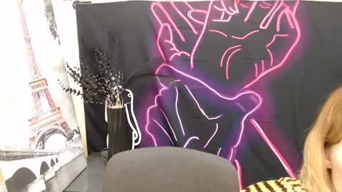 Stella online show from January 8, 12:47 pm