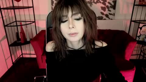 crystallbloom online show from April 5, 10:09 pm