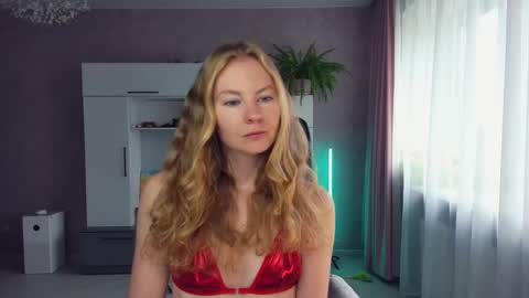 Snapshot of cuddle_kitten chatting on September 23, 6:11 am Alexia online show from September 23, 6:11 am
