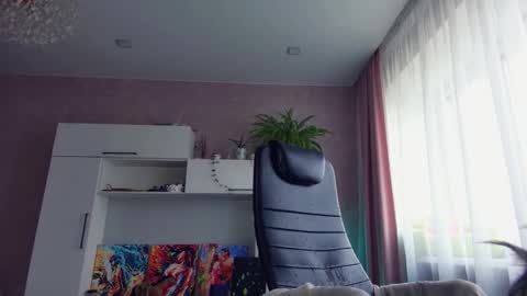 Snapshot of cuddle_kitten chatting on October 9, 6:17 am Alexia online show from October 9, 6:17 am