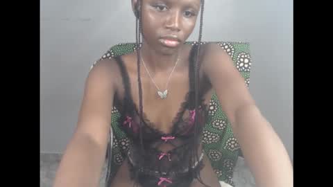 sophie online show from October 3, 8:30 am