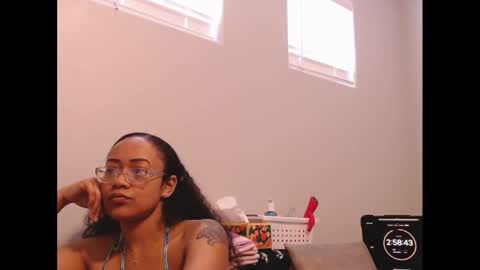 Nia Reese online show from February 19, 8:07 pm