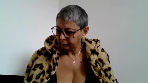 Snapshot of cuplu4346529860 chatting on September 27, 1:24 am couple online show from September 27, 1:24 am