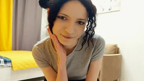 Kira online show from May 1, 11:30 pm