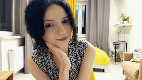 Kira online show from May 10, 11:40 pm