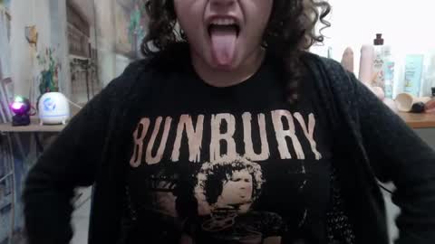 Vannesa online show from April 10, 6:30 am