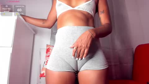 Snapshot of curly_sweett chatting on March 9, 2:10 pm Curly - OF- CURLY SWEETT online show from March 9, 2:10 pm