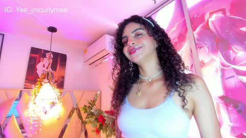 Snapshot of curlyrose_ chatting on December 14, 7:57 pm Rose online show from December 14, 7:57 pm