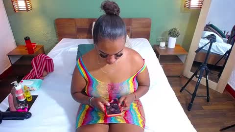 Snapshot of curvyebonyy_ chatting on January 27, 7:46 pm Danna online show from January 27, 7:46 pm