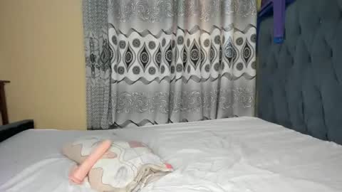 Snapshot of curvyjoan chatting on December 22, 8:27 am curvyjoan online show from December 22, 8:27 am