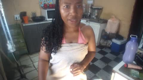 Snapshot of curvypear76x chatting on October 3, 11:15 am curvypear76x online show from October 3, 11:15 am