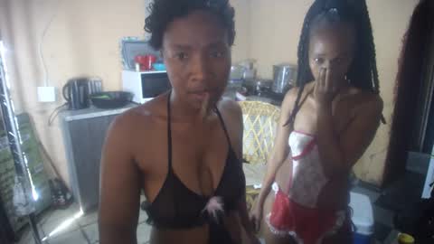 Snapshot of curvypear76x chatting on September 20, 9:40 am curvypear76x online show from September 20, 9:40 am