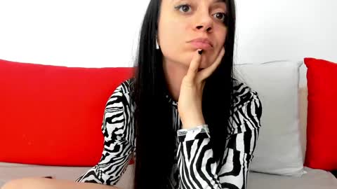 Snapshot of cute_angel95 chatting on February 5, 7:31 pm cute_angel95 online show from February 5, 7:31 pm
