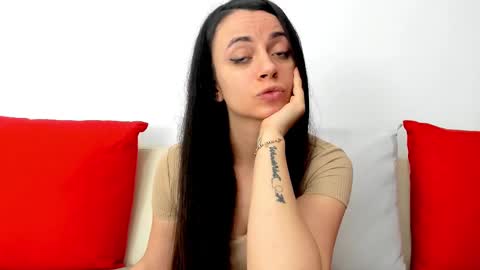 Snapshot of cute_angel95 chatting on March 5, 6:56 pm cute_angel95 online show from March 5, 6:56 pm