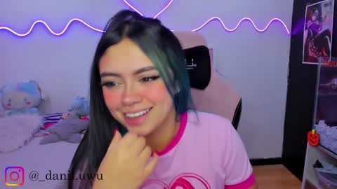 Snapshot of cute_dani__ chatting on October 24, 10:44 am Dani  online show from October 24, 10:44 am