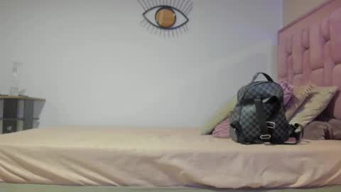 Stacy online show from December 15, 3:17 pm