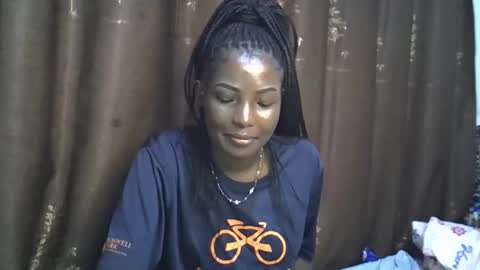 cute_emmy1 online show from November 1, 2:10 pm