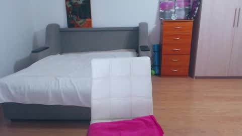 cute_jes online show from February 9, 2:50 pm