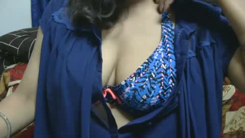 Snapshot of cute_kashmira99 chatting on February 22, 9:12 am kashmira online show from February 22, 9:12 am