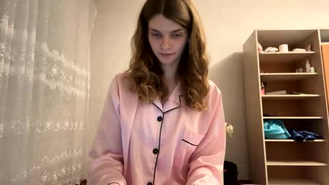 cute_kitte online show from January 13, 7:10 pm