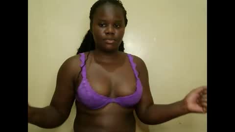 cute_latifah online show from January 18, 9:44 pm