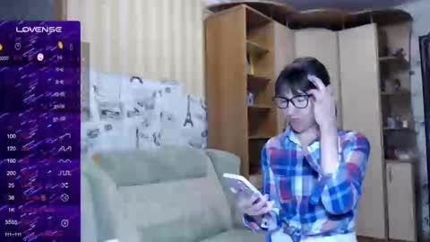 cute_lion_ online show from March 10, 11:55 am