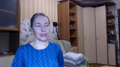 cute_lion_ online show from April 4, 7:45 pm