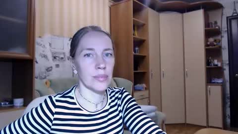 cute_lion_ online show from April 13, 6:30 pm