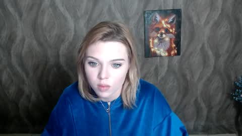 Mia online show from December 27, 2:01 pm