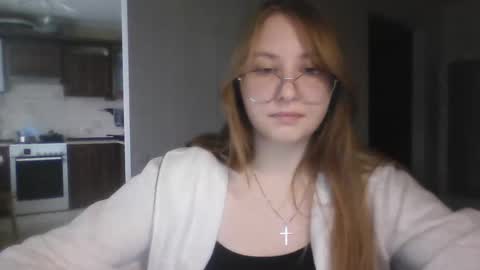 Snapshot of cute_minx chatting on February 3, 7:51 am Veronica online show from February 3, 7:51 am