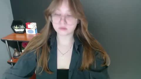 Snapshot of cute_minx chatting on January 29, 7:25 am Veronica online show from January 29, 7:25 am