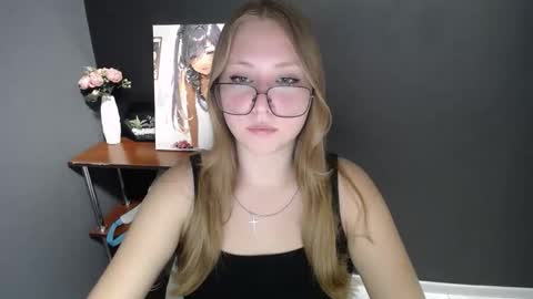 Snapshot of cute_minx chatting on September 15, 7:38 am Veronica online show from September 15, 7:38 am